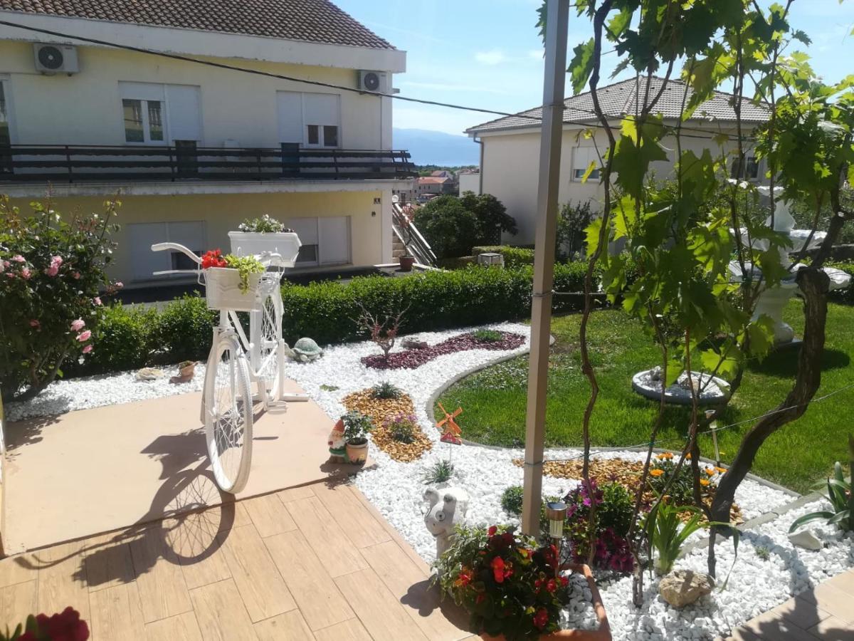 שילו Apartment And Room Hudoletnjak מראה חיצוני תמונה