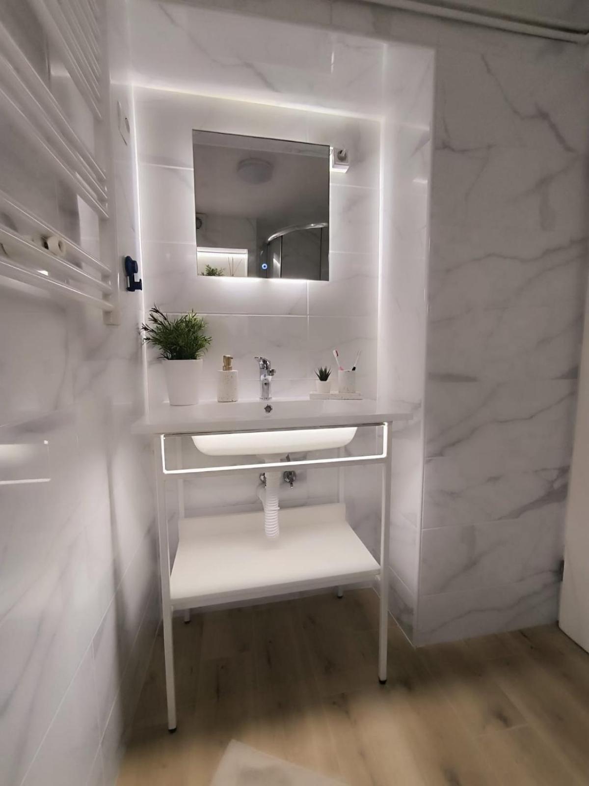 שילו Apartment And Room Hudoletnjak חדר תמונה